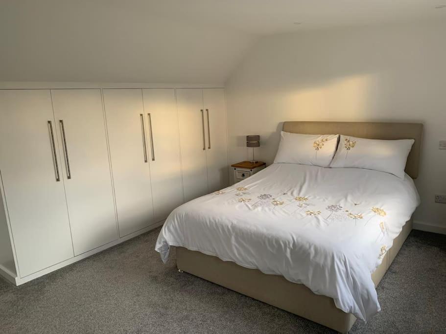 Apartment 1 Bedroom Self Contained Separate Annexe In Exeter Ide