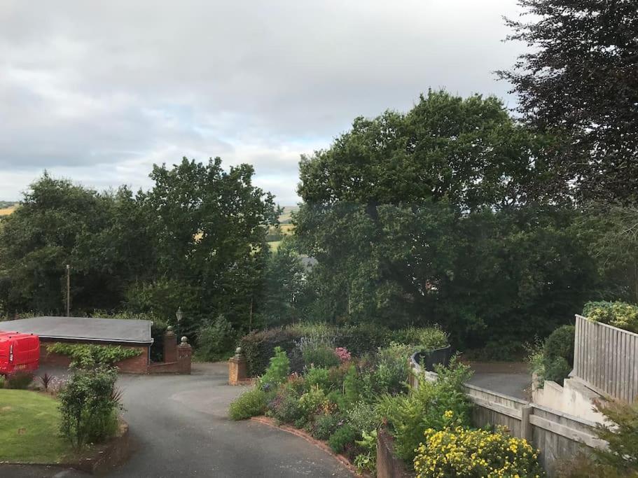 1 Bedroom Self Contained Separate Annexe In Exeter Apartment Ide