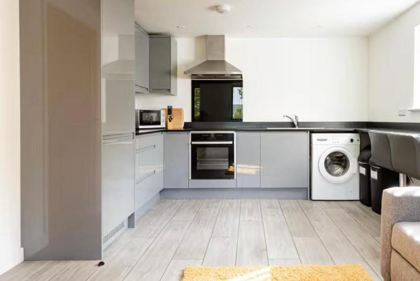 1 Bedroom Self Contained Separate Annexe In Exeter Apartment
